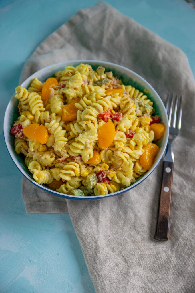 Curry-Nudelsalat mit Thunfisch und Mandarinen