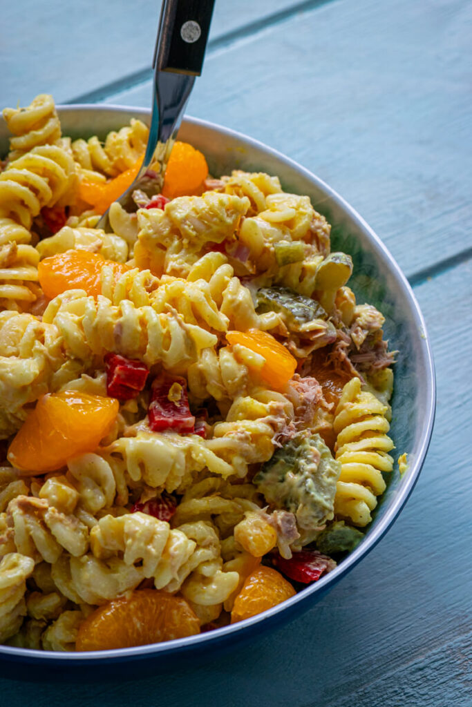 Curry-Nudelsalat mit Thunfisch und Mandarinen