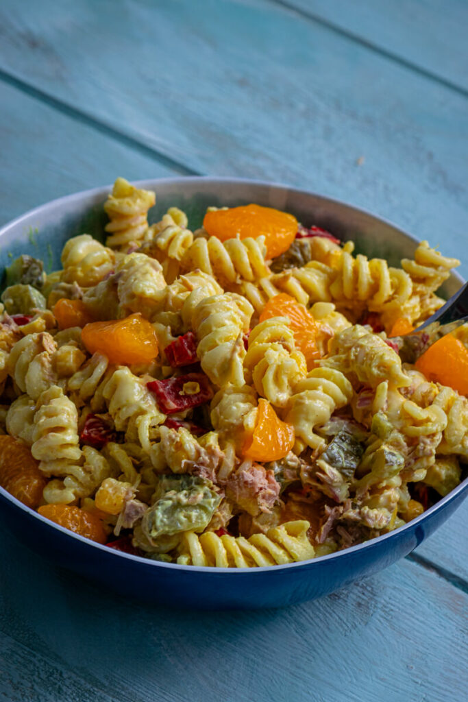 Curry-Nudelsalat mit Thunfisch und Mandarinen