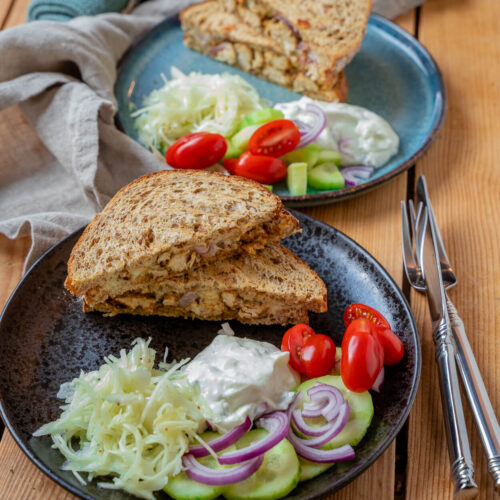 Gyros-Sandwich mit Hähnchen – schnell, würzig, lecker