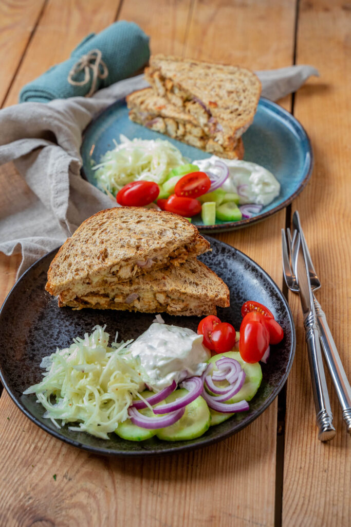 Gyros-Sandwich mit Hähnchen – schnell, würzig, lecker