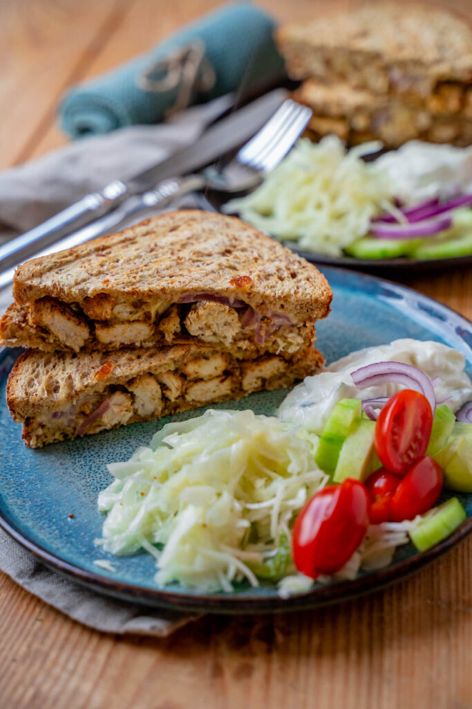 Gyros-Sandwich mit Hähnchen – schnell, würzig, lecker