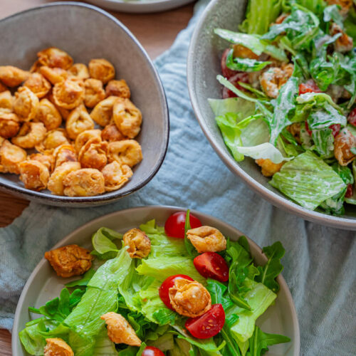 Crunchy Tortellini Salat mit cremigem Parmesan-Dressing