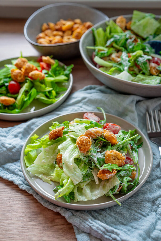 Crunchy Tortellini Salat mit cremigem Parmesan-Dressing
