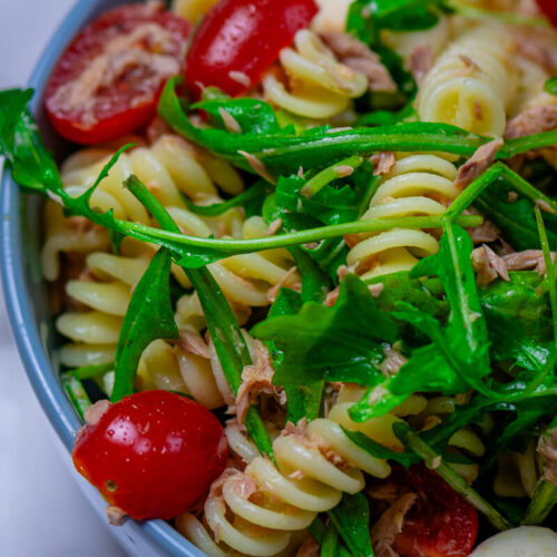 Nudelsalat mit Thunfisch – einfach, schnell & mega lecker