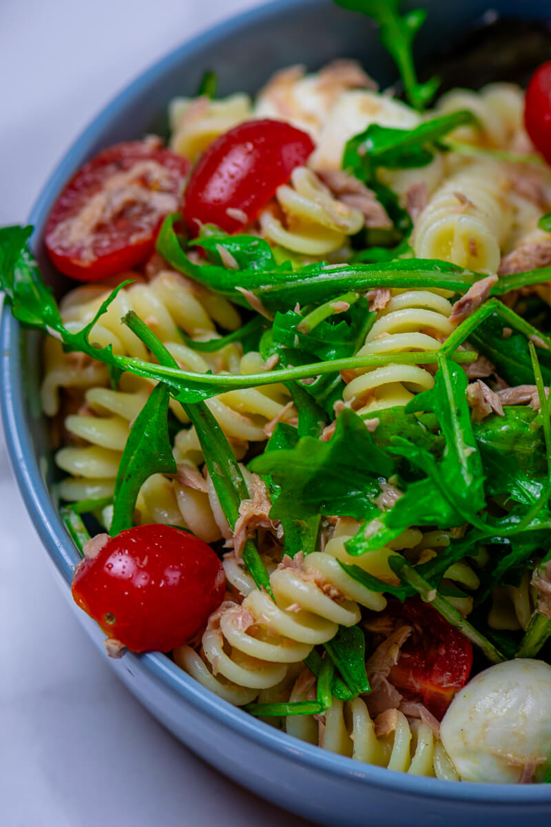 Nudelsalat mit Thunfisch – einfach, schnell & mega lecker