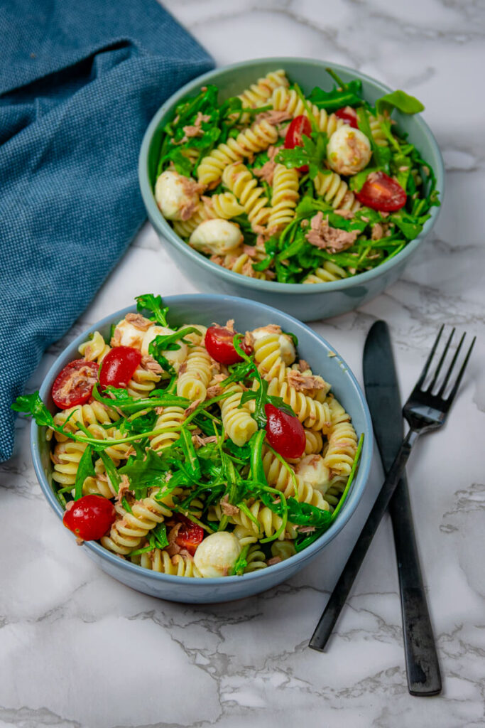Nudelsalat mit Thunfisch – einfach, schnell & mega lecker
