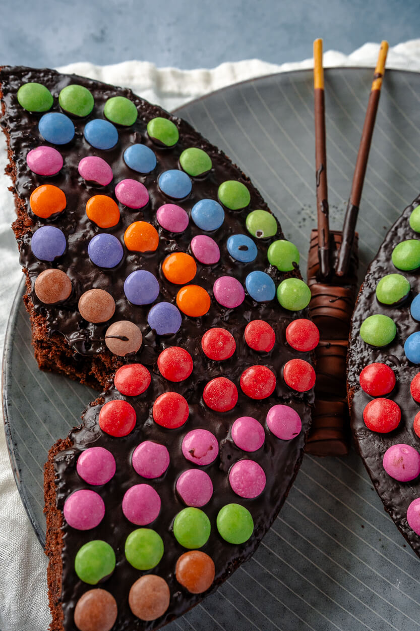 Schmetterlings-Schokokuchen mit Smarties