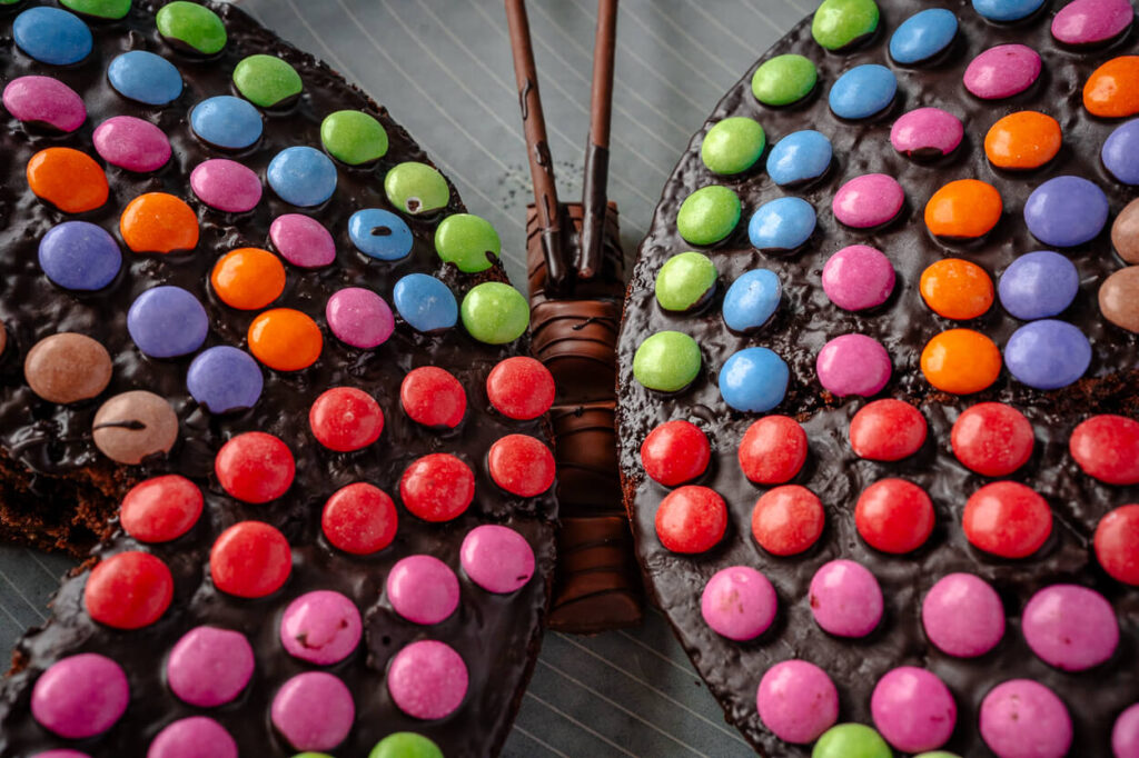Schmetterlings-Schokokuchen mit Smarties