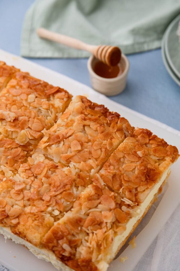 Bienenstich nach Omas Rezept – saftig und cremig