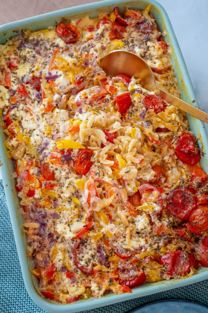 Super einfacher Nudelauflauf mit Feta