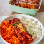 Schinken-Hackfleisch-Röllchen in Tomatensauce