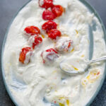 Whipped feta Dip mit Tomaten