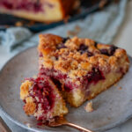 Kirschkuchen mit Kokosstreuseln aus der Springform