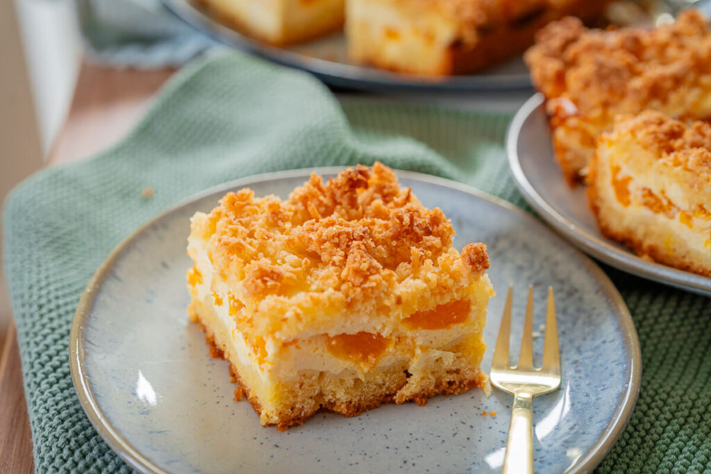Mandarinen-Käsekuchen mit Kokosstreuseln