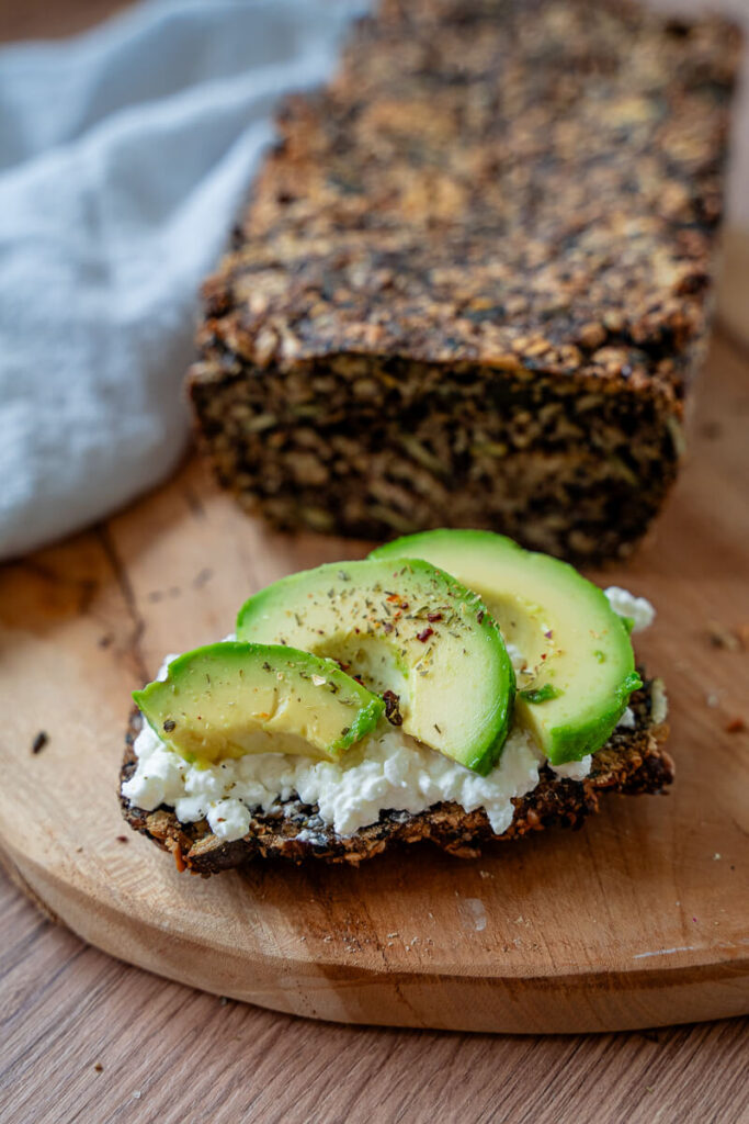 Korn-an-Korn-Brot – saftiges Vollkornbrot mit Kernen und Samen (ohne Hefe)