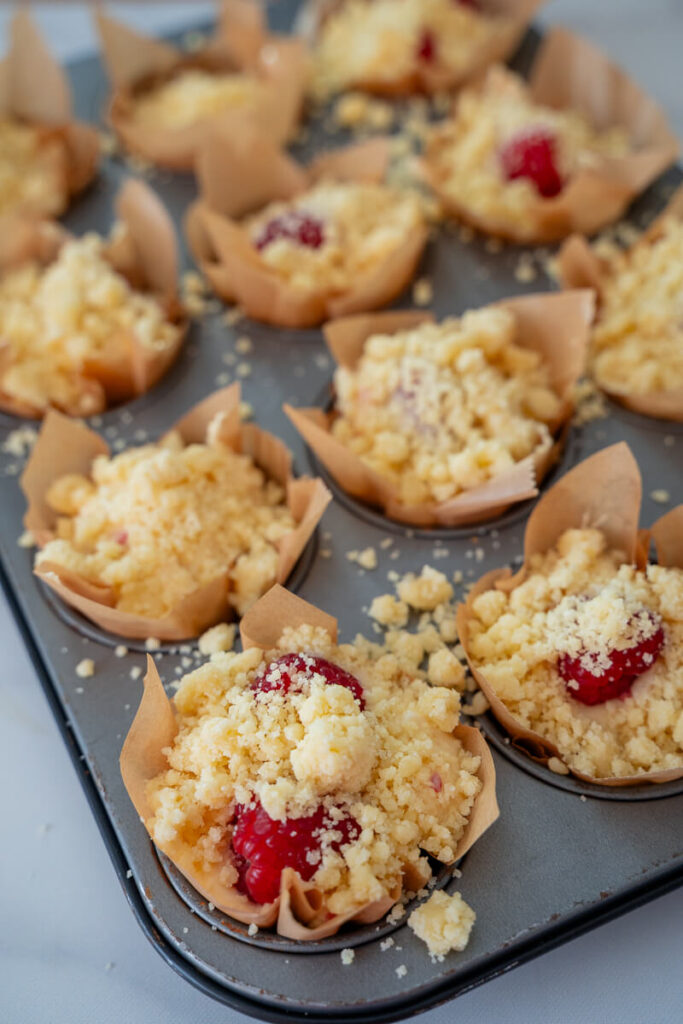 Himbeer Muffins mit Streuseln