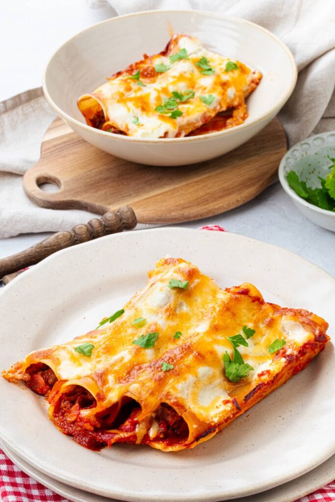 Cannelloni mit Hackfleisch aus dem Ofen