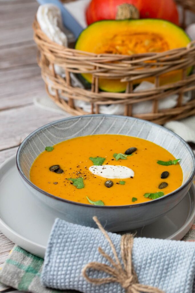 Kürbissuppe mit Kokosmilch im Ofen