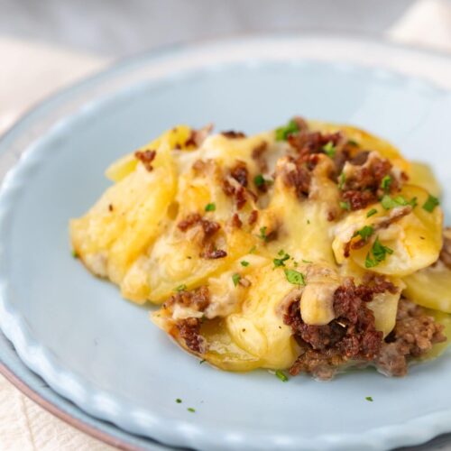 Kartoffel-Hackfleisch-Auflauf mit Béchamel und Käsekruste
