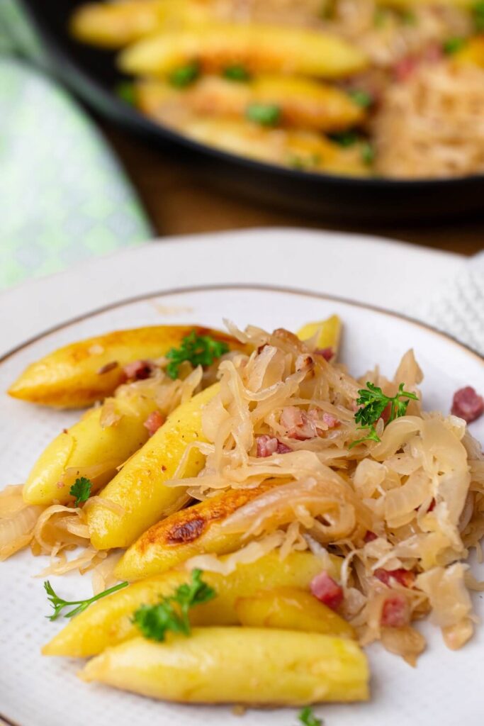Schupfnudeln mit Sauerkraut nach schwäbischer Art