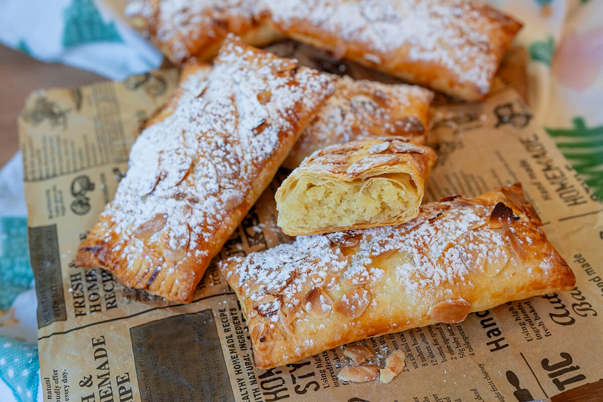 Mandeltaschen aus Blätterteig