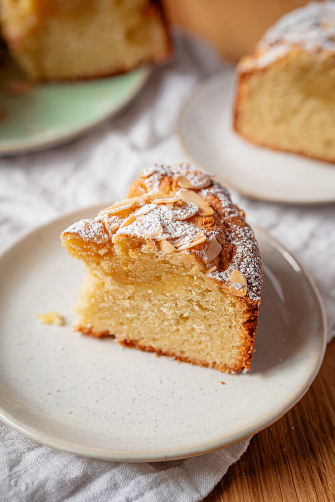 Mandelkuchen mit Mandelcreme: schmeckt wie ein Mandelcroissant